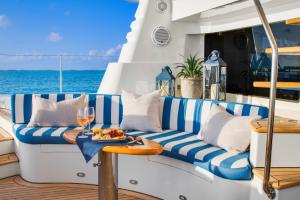 sailboat_p77-105 cocktails